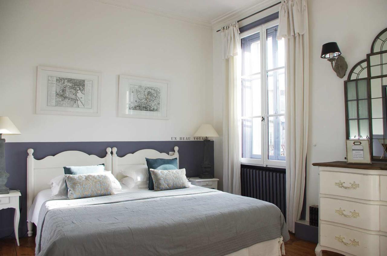 Vue Sur Cour Bed & Breakfast La Rochelle  Bagian luar foto