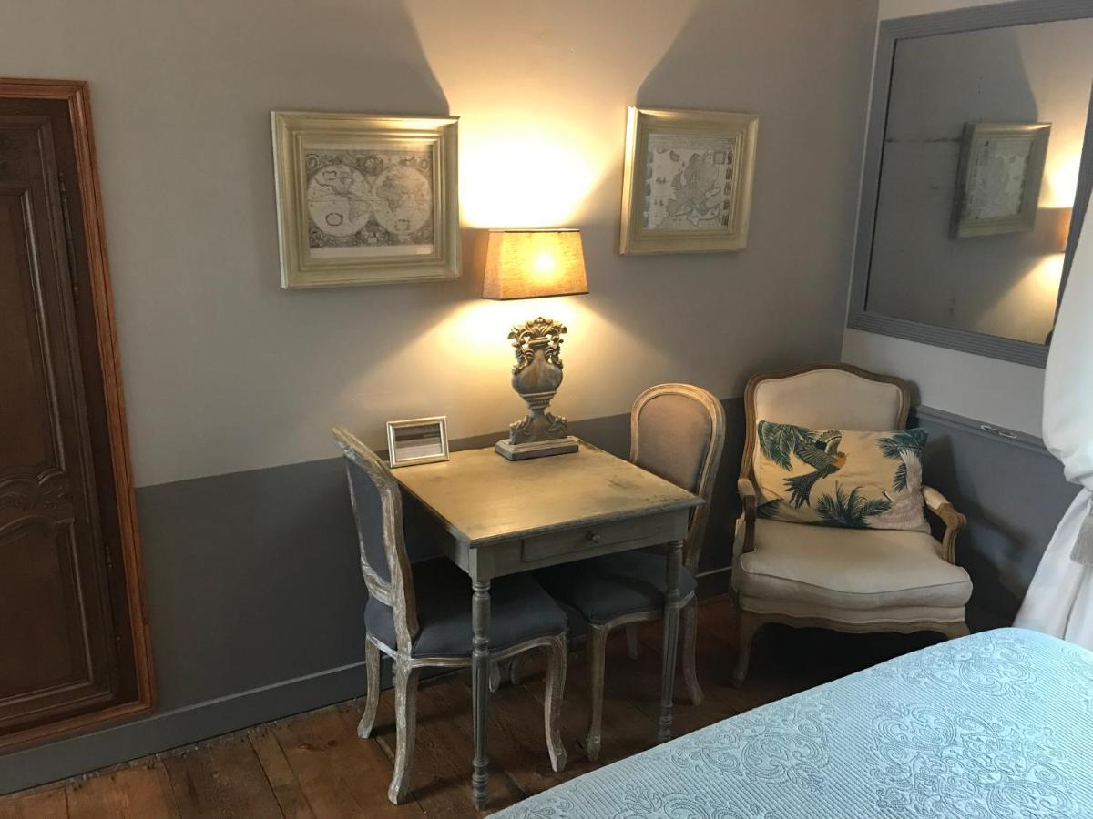 Vue Sur Cour Bed & Breakfast La Rochelle  Bagian luar foto